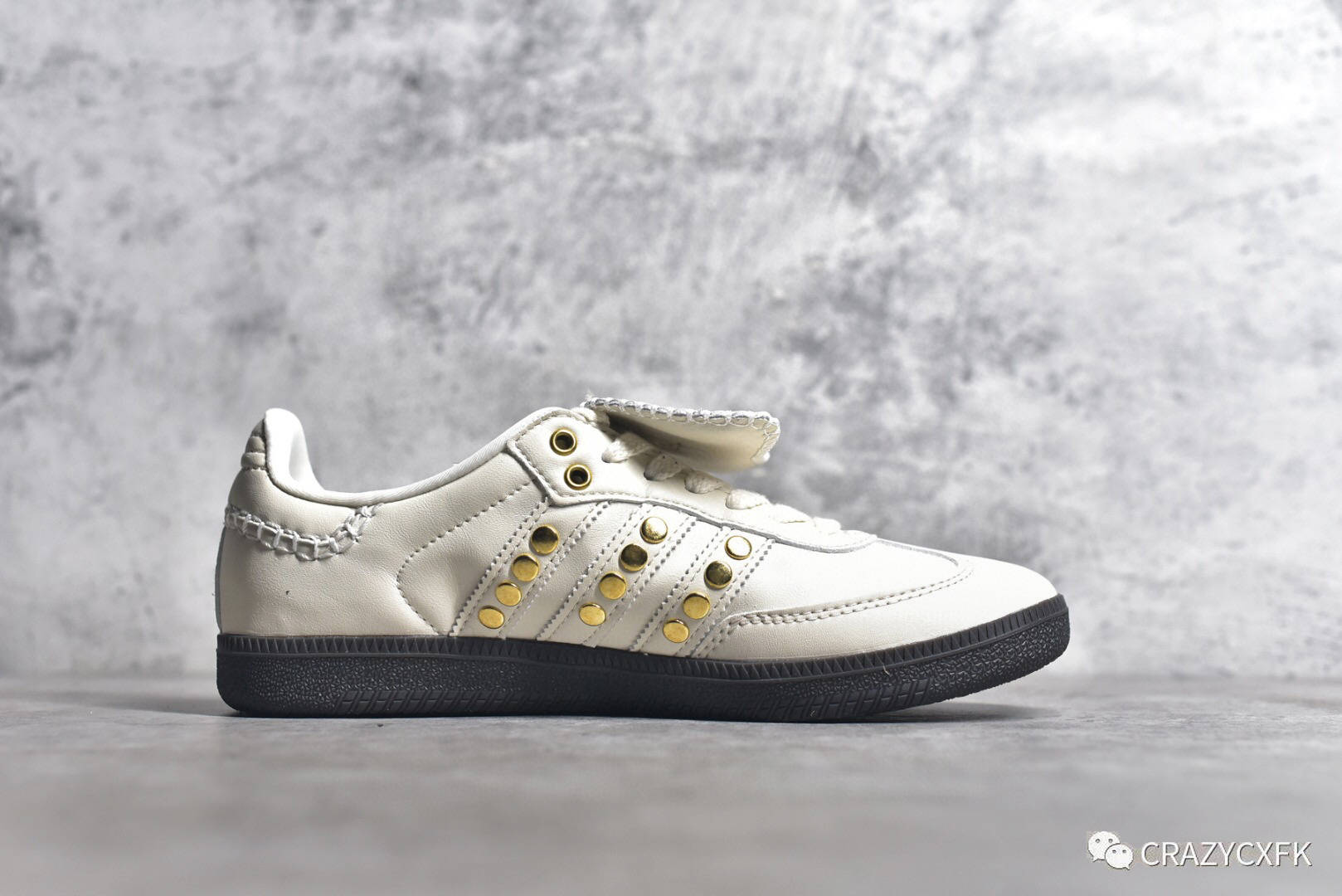 阿迪达斯联名铆钉 Wales Bonner x Adidas Samba Classic Studded Pack Cream