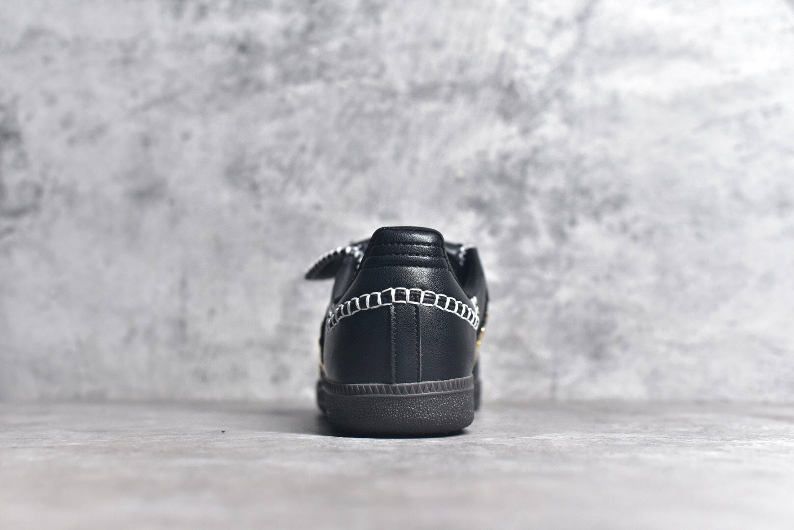 阿迪达斯联名铆钉 Wales Bonner x Adidas Samba Classic Studded Pack Cream