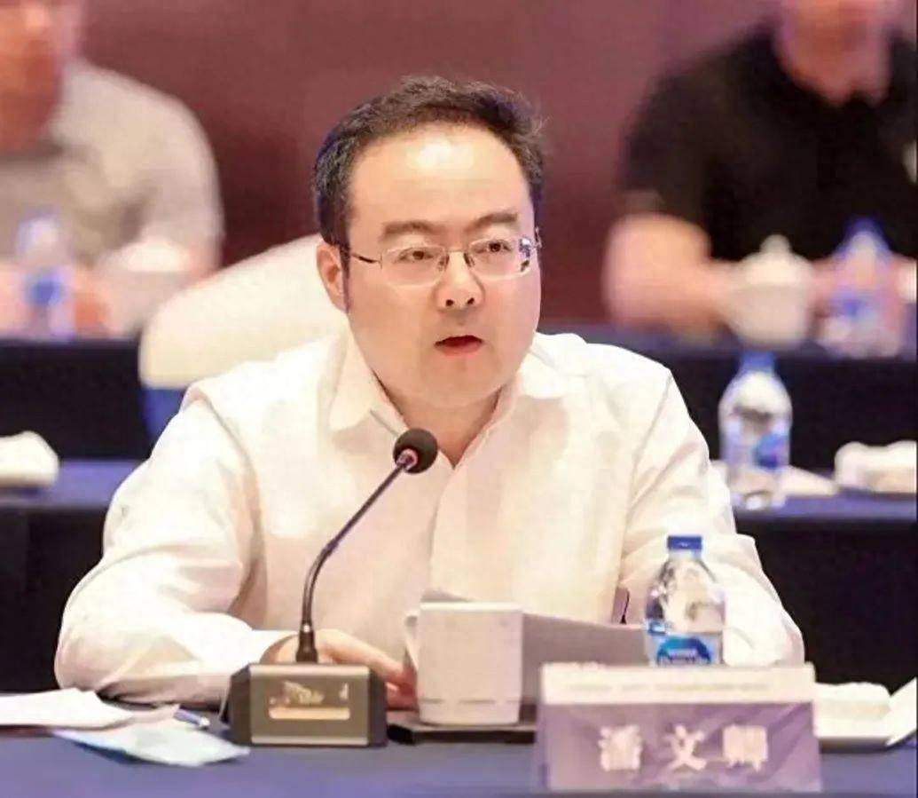 潘文卿、龙东阁，履新职