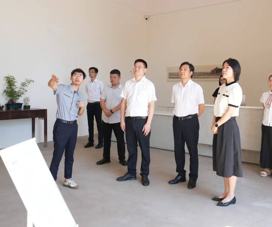 龙东阁到北碚区调研共青团工作