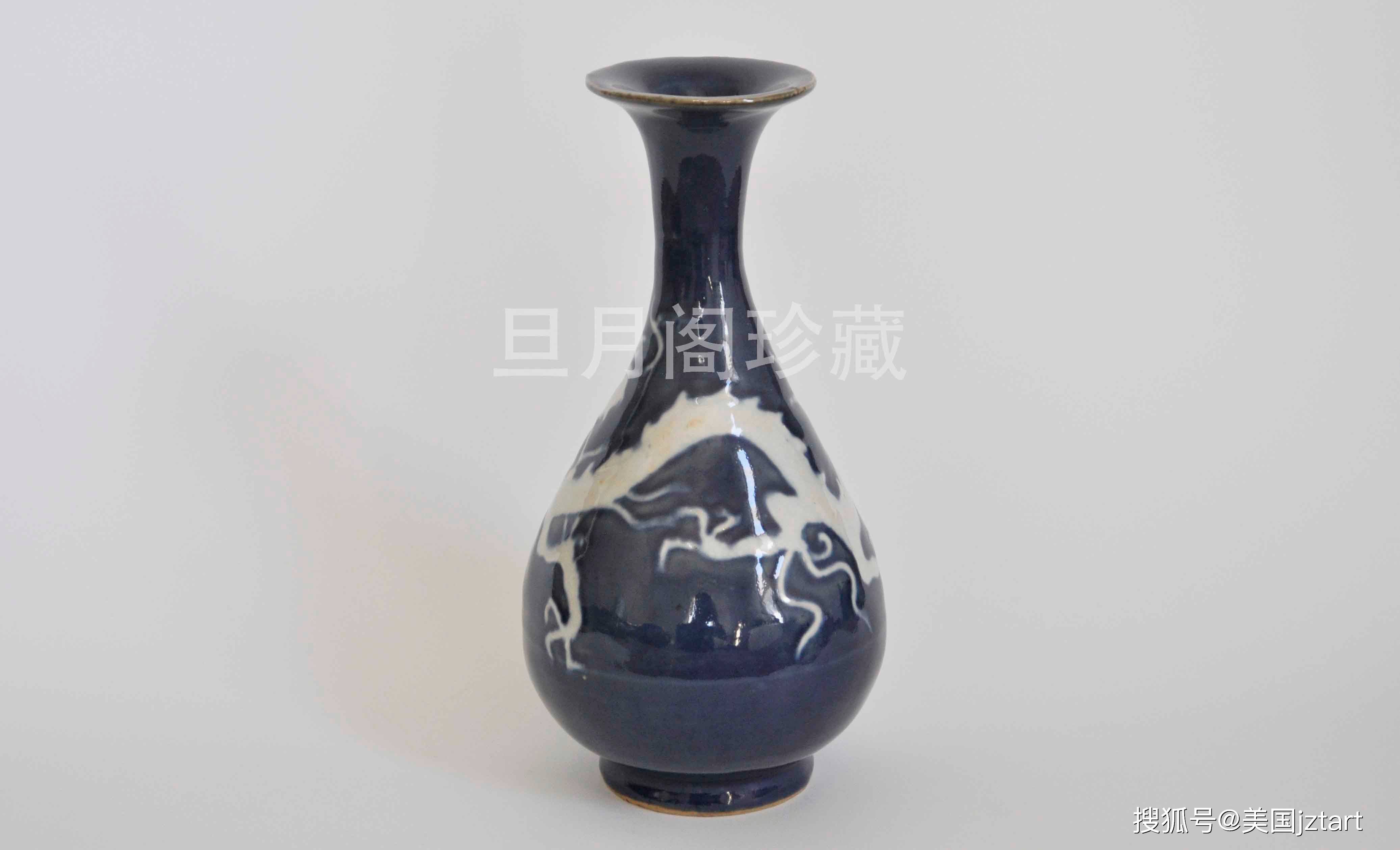 罕见/旦月阁珍藏霁蓝釉暗刻白龙纹玉壶春瓶