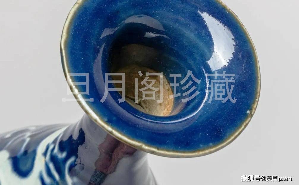 罕见/旦月阁珍藏霁蓝釉暗刻白龙纹玉壶春瓶