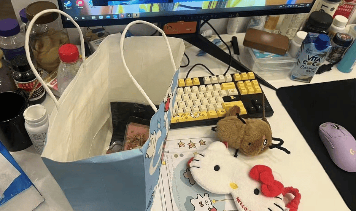 RNG汤圆回应丢粉丝礼物事件公开道歉！保洁阿姨扔的